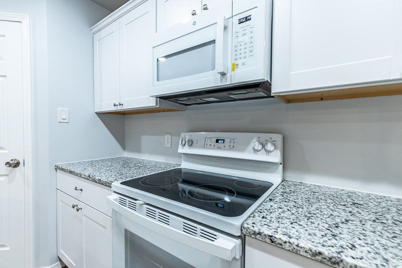 5517 Kemper Street - Photo 5 of 29