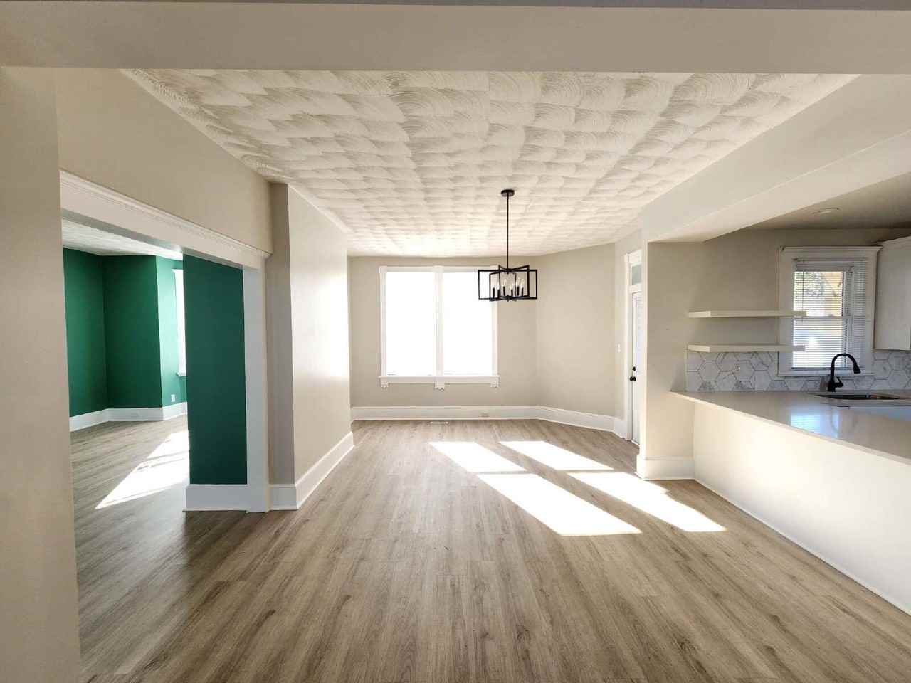 110 South Willard Avenue - Photo 2 of 12