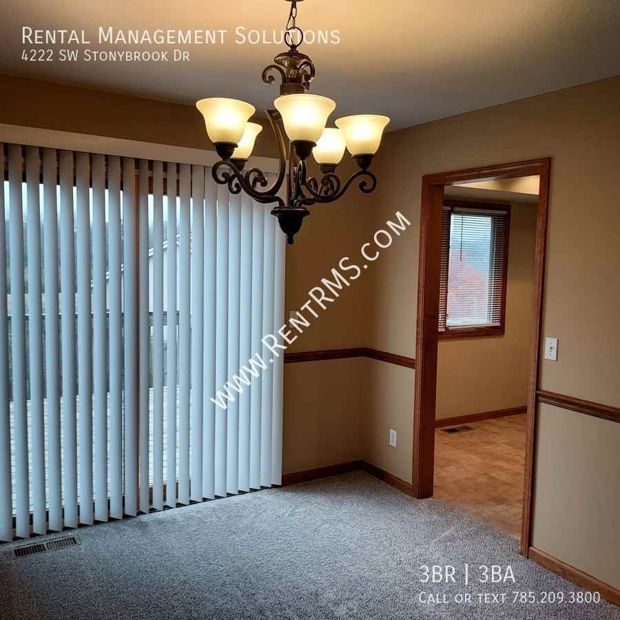 4222 Southwest Stonybrook Drive - Photo 6 of 42