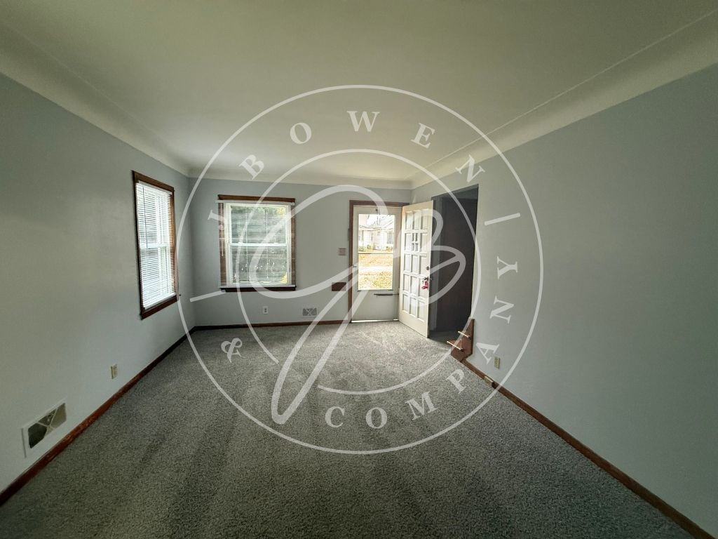 3864 Almeda Dr - Photo 6 of 7