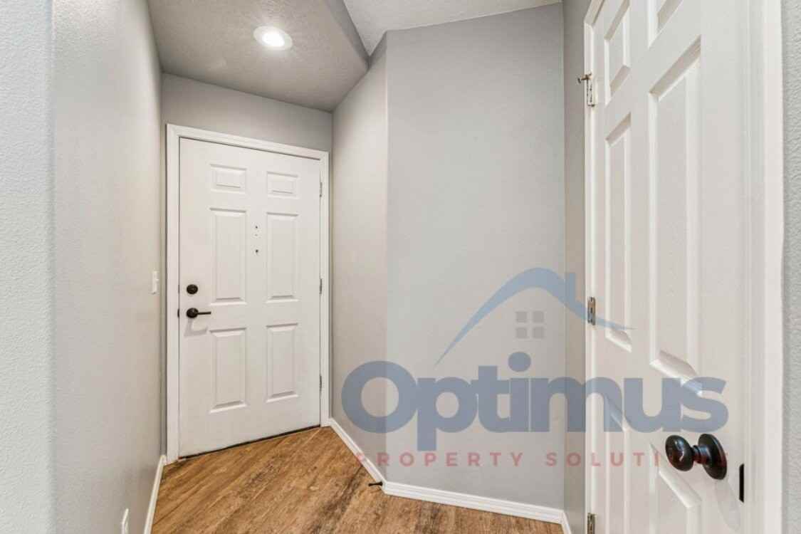 10497 W Bantam St - Photo 4 of 45