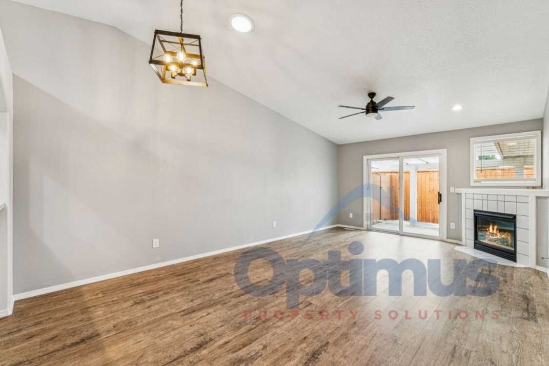 10497 W Bantam St - Photo 6 of 45