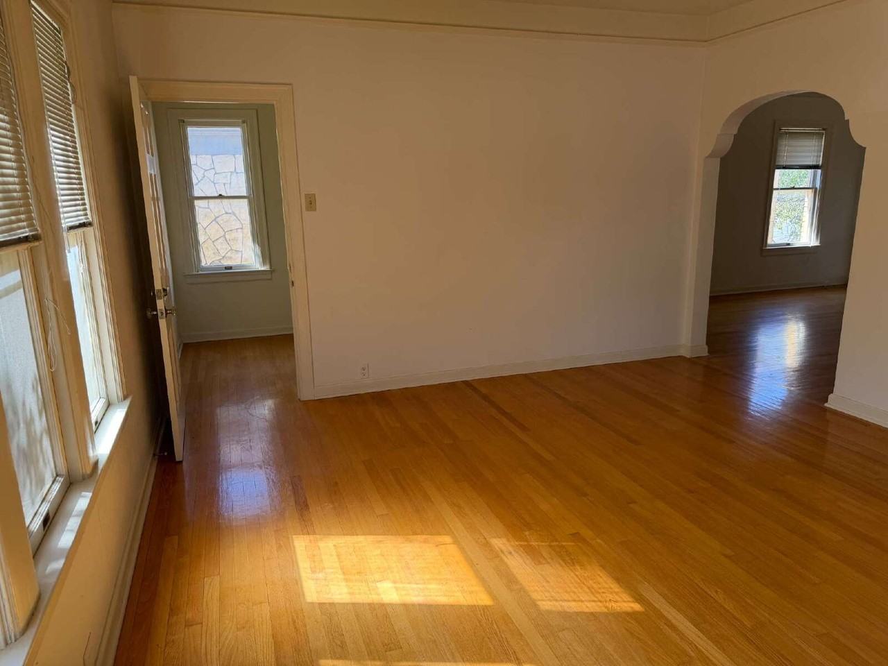 325 E Rosewood Ave - Photo 7 of 32