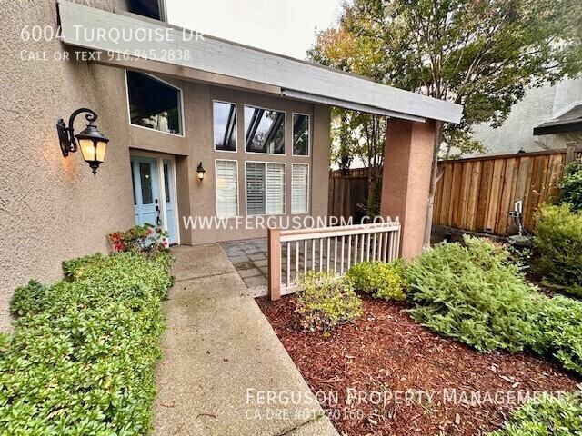 6004 Turquoise Drive - Photo 3 of 31