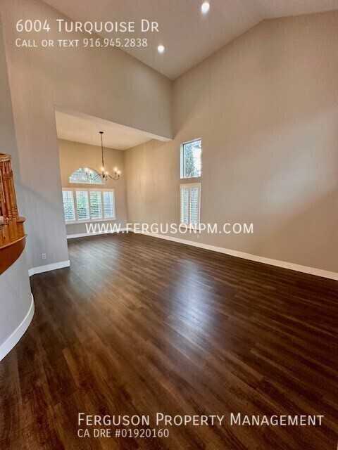 6004 Turquoise Drive - Photo 6 of 31
