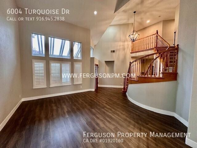 6004 Turquoise Drive - Photo 7 of 31