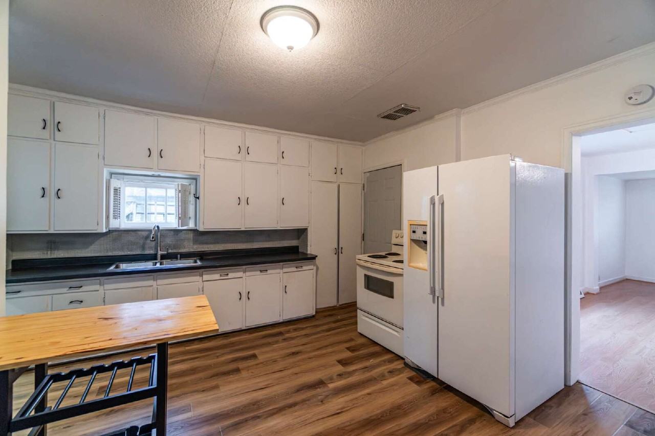 928 Water Street - Photo 6 of 26