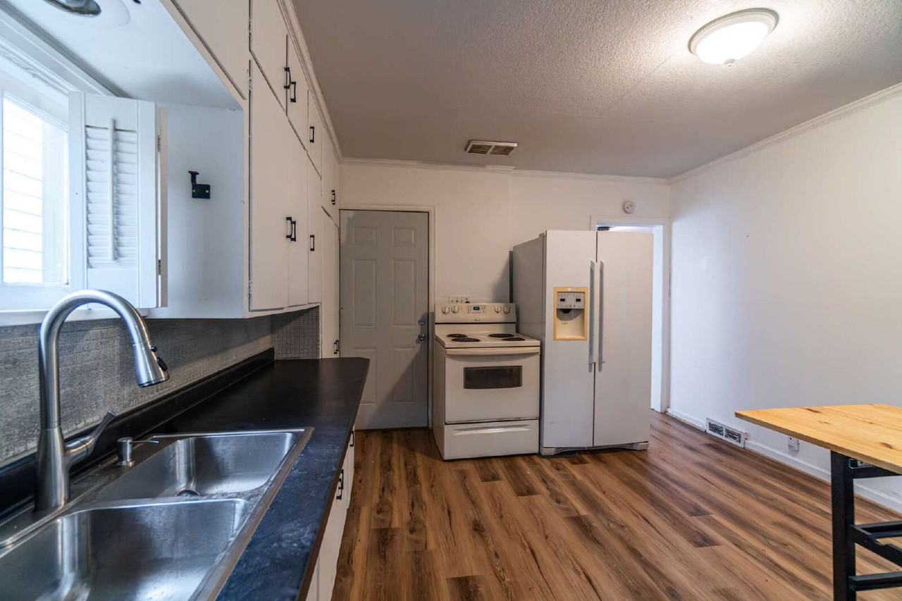 928 Water Street - Photo 7 of 26