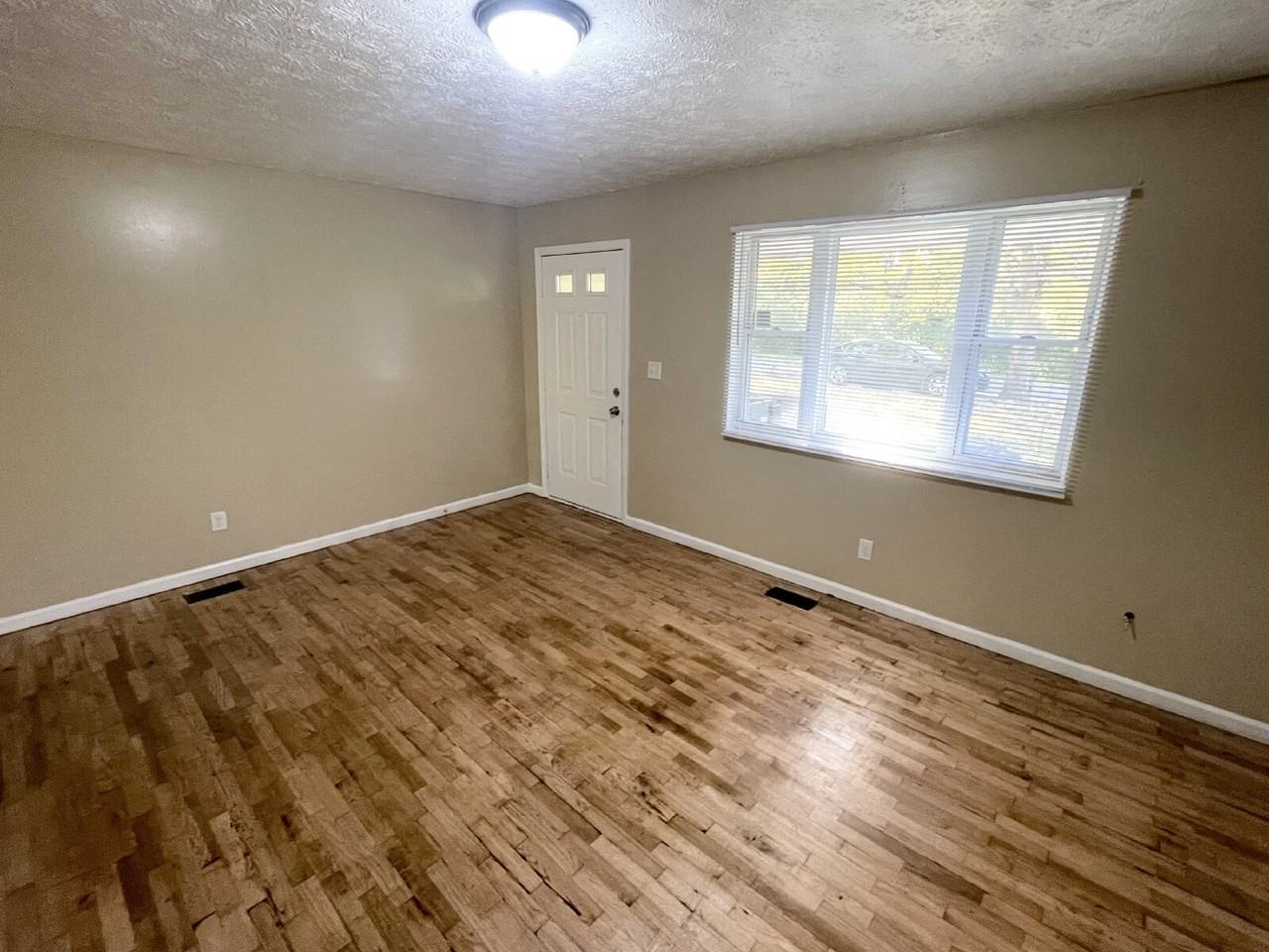 4320 Lexington Avenue