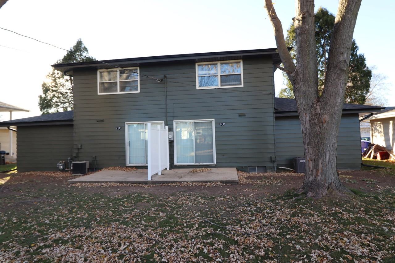 800 N Hawthorne Dr - Photo 4 of 25