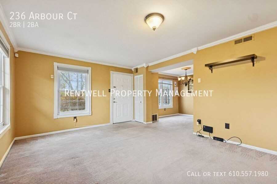 236 Arbour Court - Photo 4 of 13