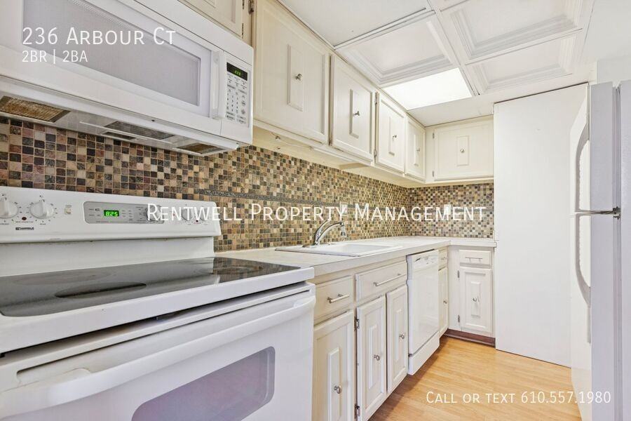 236 Arbour Court - Photo 7 of 13