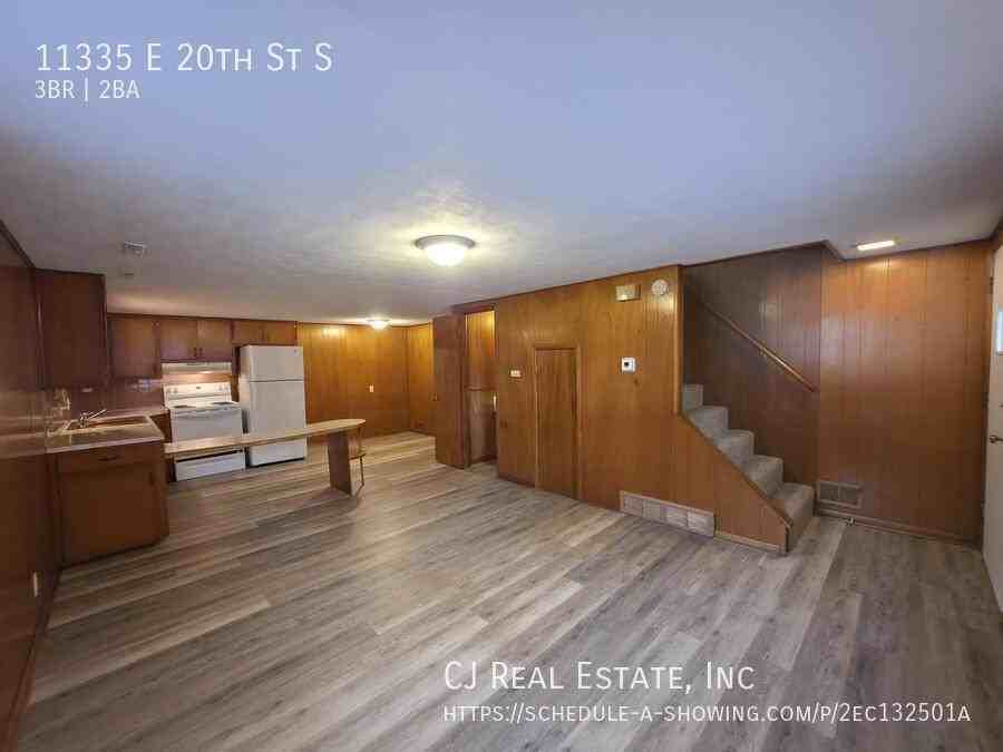 11335 East 20th Street - Photo 3 of 10