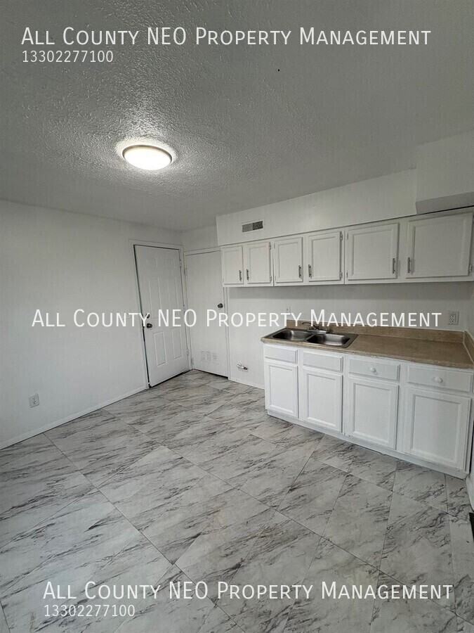 9584 Greenmeadow Rd #F - Photo 4 of 12