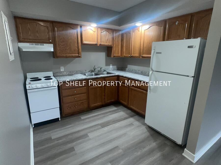 103 Grant St S #8 - Photo 2 of 10