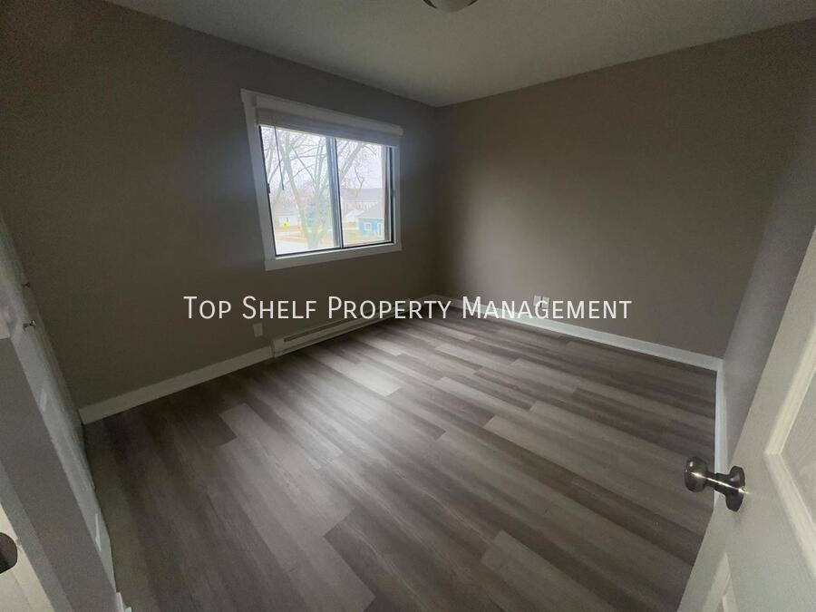 103 Grant St S #8 - Photo 5 of 10