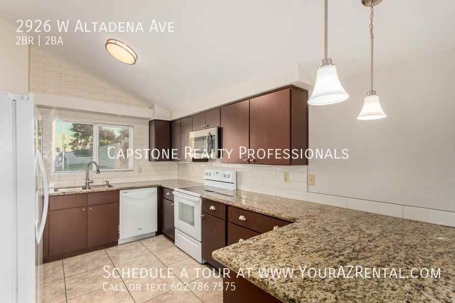 2926 West Altadena Avenue - Photo 3 of 22