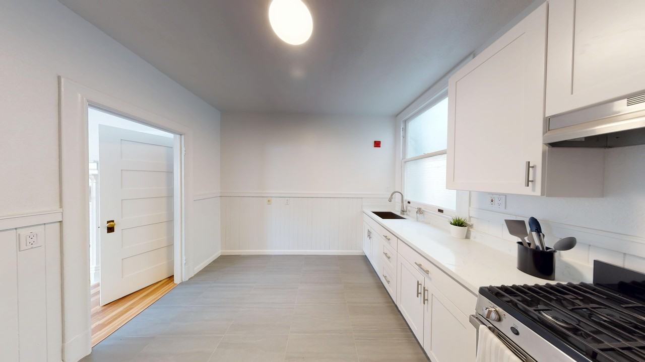 2510 Bancroft Way - Photo 3 of 50