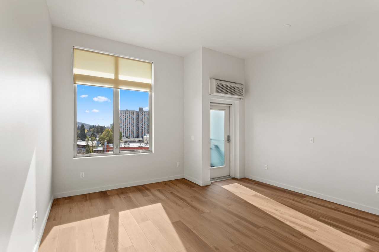 The Beverly - Photo 4 of 31