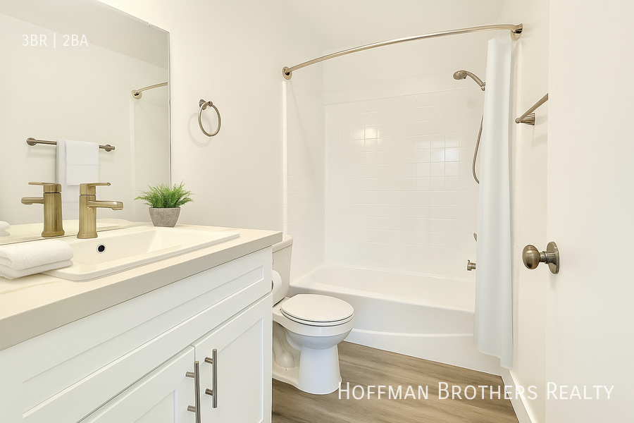 6941 Hazeltine Ave #3 - Photo 7 of 7