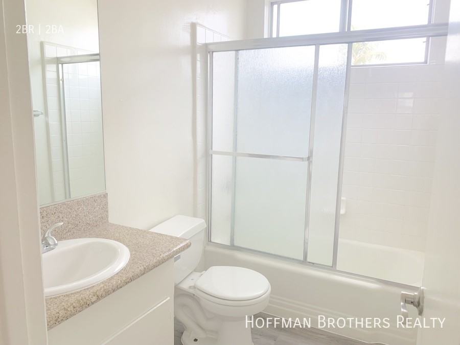 1642 Barry Avenue #12 - Photo 4 of 5