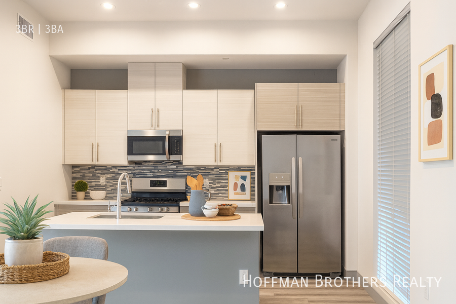 4025 Grand View Boulevard #17 - Photo 2 of 10
