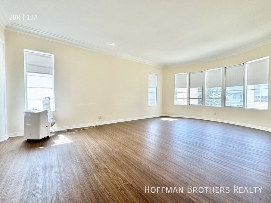 120 N Flores St #4 - Photo 2 of 9