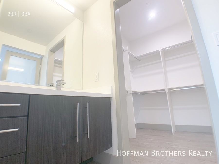 115 S St Andrews Pl #5 - Photo 7 of 8