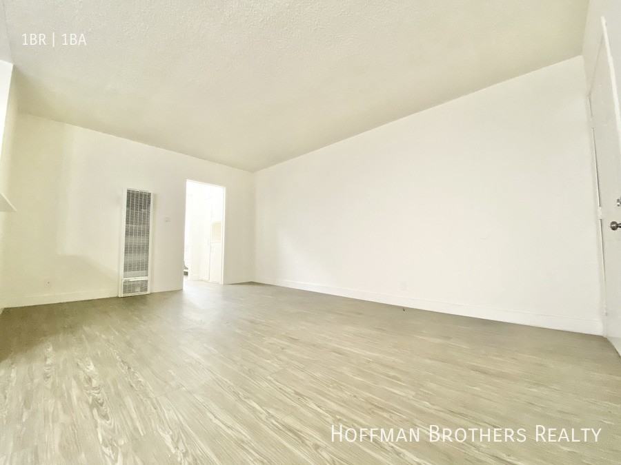 12811 Caswell Avenue #4 - Photo 3 of 6