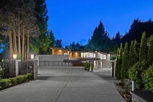 featured image of 735 Southborough Drive