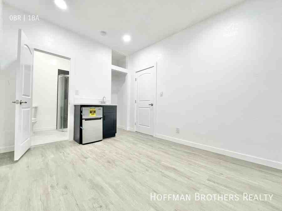 2826 Darwin Avenue #D - Photo 2 of 5