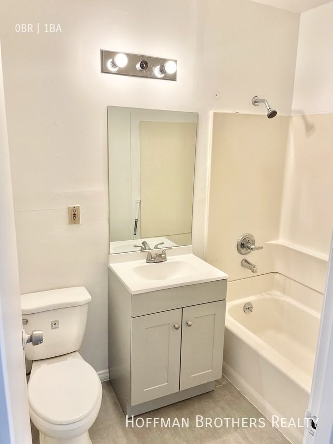 933 Grattan Street #1 - Photo 3 of 6