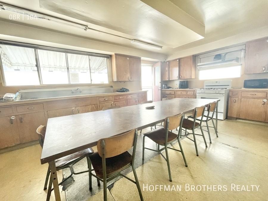 933 Grattan Street #1 - Photo 4 of 6