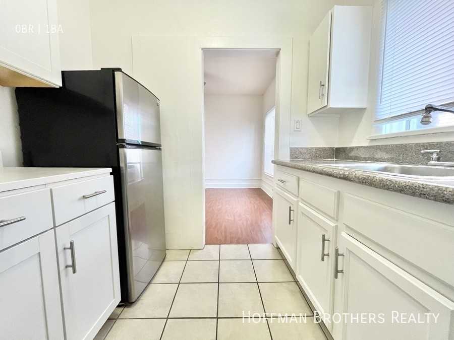 1735 North Gramercy Place #104 - Photo 3 of 5