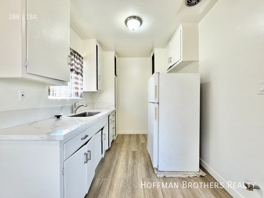 5625 West Jefferson Boulevard #1 - Photo 2 of 7