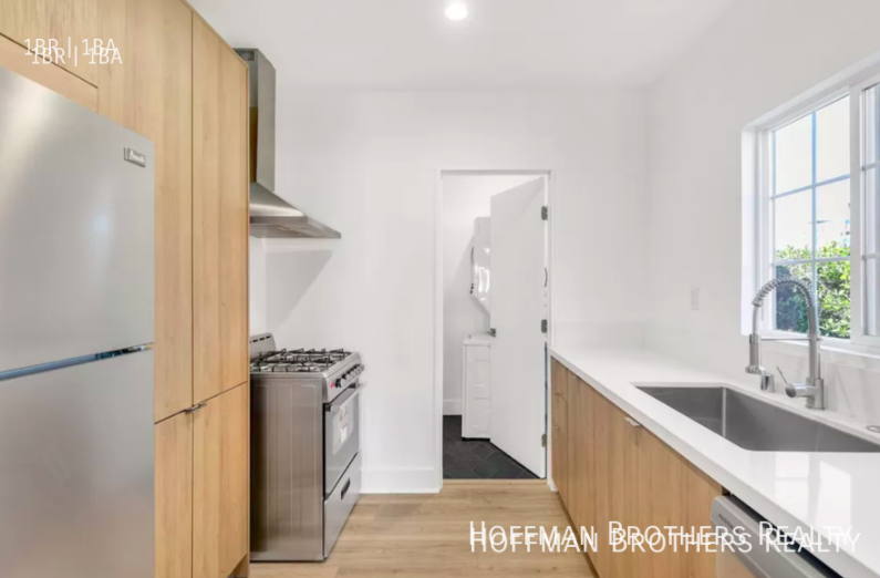 5710 Fountain Ave #1-2 - Photo 4 of 8