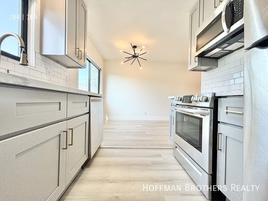 6958 Woodman Ave #5 - Photo 4 of 13