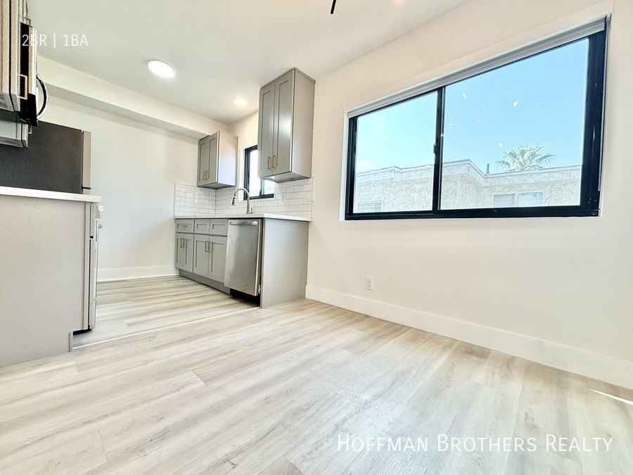 6958 Woodman Ave #5 - Photo 5 of 13