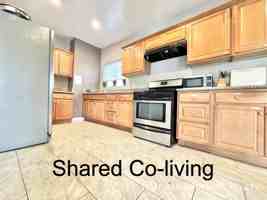 featured image of 2422 Venice Boulevard #5