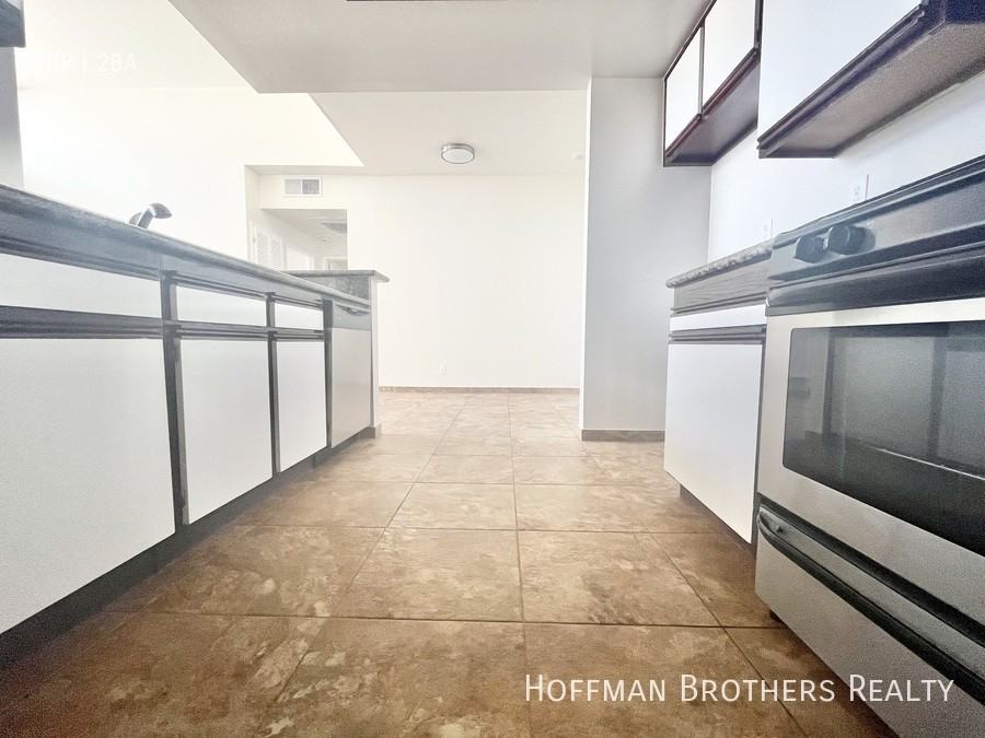 945 North Serrano Avenue #115 - Photo 4 of 16