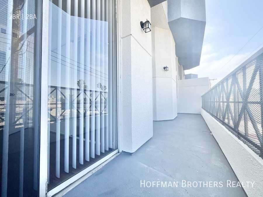 945 North Serrano Avenue #115 - Photo 7 of 16