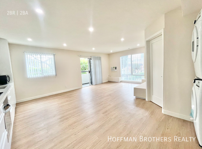 860 S Ardmore Ave #308 - Photo 2 of 6