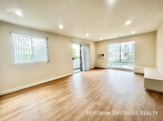 860 S Ardmore Ave #308 - Photo 3 of 6