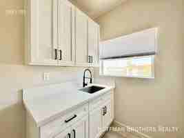 featured image of 1318 South Pacific Avenue #15