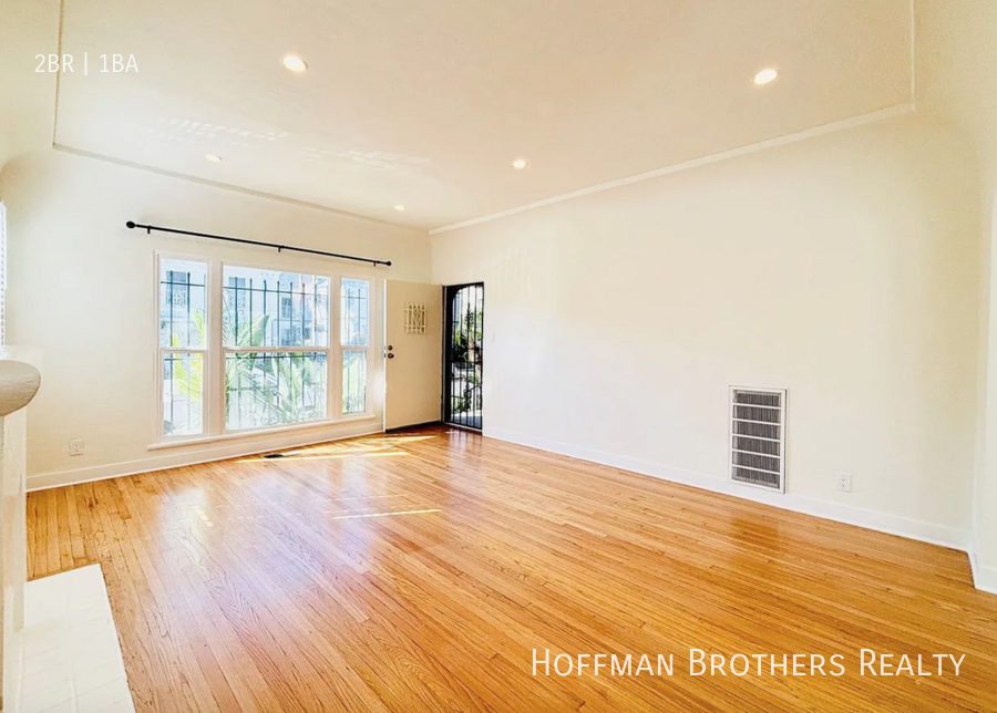 330 North Genesee Avenue #A - Photo 5 of 9