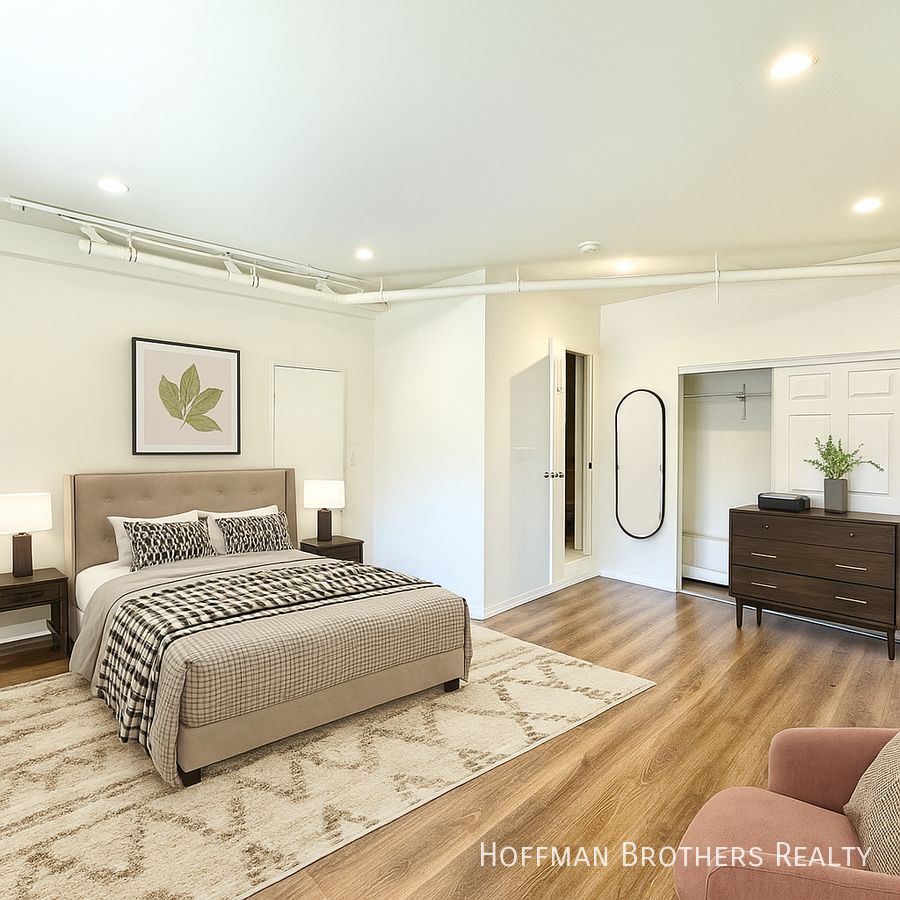 1023 Larch St #4 - Photo 3 of 9