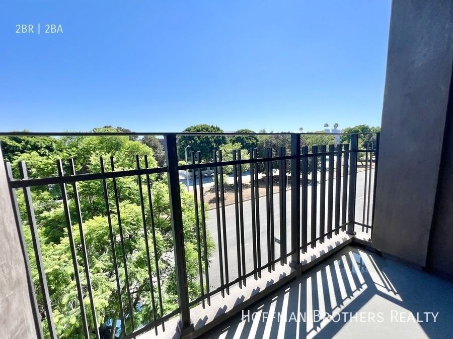 8813 Burton Way #308 - Photo 4 of 6