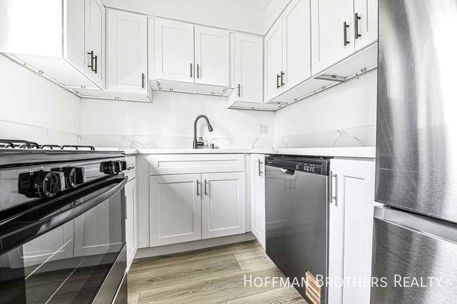 1819 S Oxford Ave #24 - Photo 5 of 19