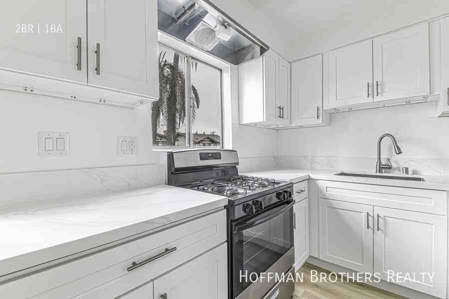 1819 S Oxford Ave #24 - Photo 6 of 19