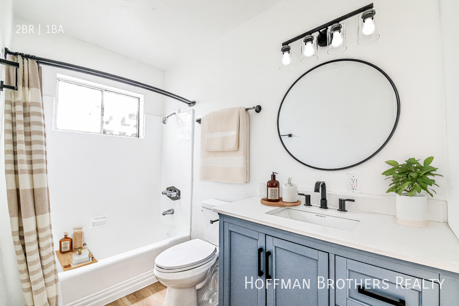 1819 S Oxford Ave #24 - Photo 7 of 19